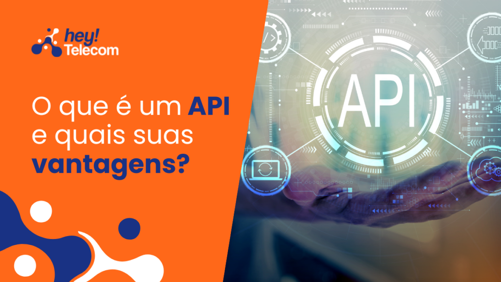 Imagem com fundo dividido em duas partes. Do lado esquerdo, em um fundo laranja com elementos gráficos modernos em azul e branco, está escrito: "O que é um API e quais suas vantagens?" com destaque em negrito para as palavras API e vantagens? na cor azul. Do lado direito, há uma imagem tecnológica com a palavra API no centro, cercada por ícones digitais e linhas conectadas, representando a integração e comunicação entre sistemas. Ao fundo, uma mão aparece segurando esses elementos digitais, simbolizando o suporte e a conectividade proporcionados pelas APIs.